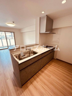 【キッチン】 | ※1号室タイプ内装写真です。