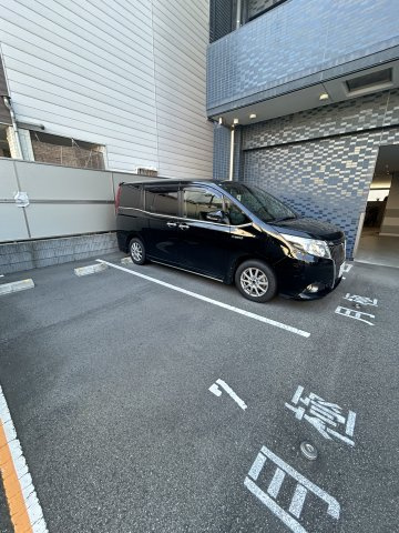 プレサンスOSAKA DOMECITYスクエアの駐車場