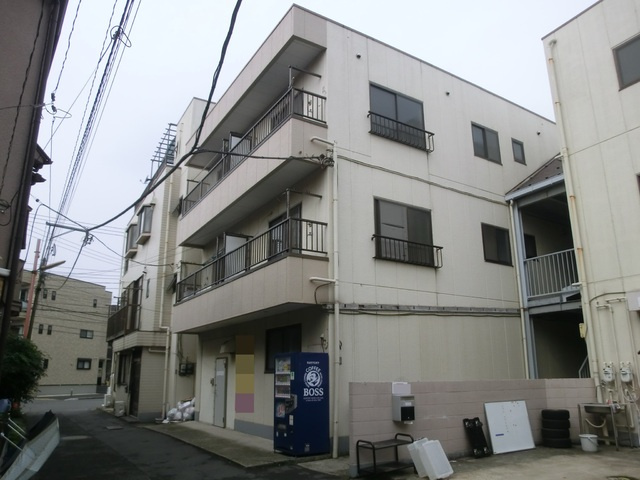 プラーズ松島の外観|閑静な住宅街にあるマンションです。