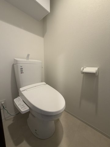 GRAN PASEO 中野新井薬師前のトイレ|落ち着いた色調のトイレです