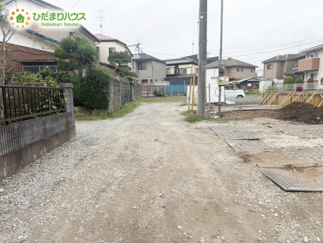 野田市上花輪6期　新築戸建　3号棟の前面道路含む現地写真|接道：南側約4.0ｍ私道