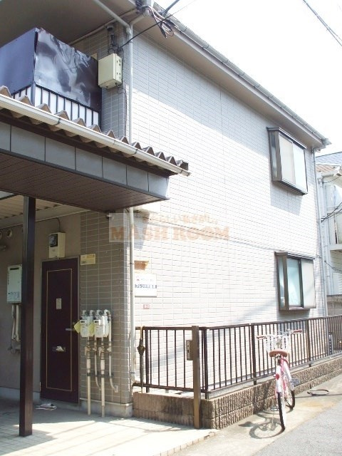 杉並区高円寺南１丁目のアパートのエントランス