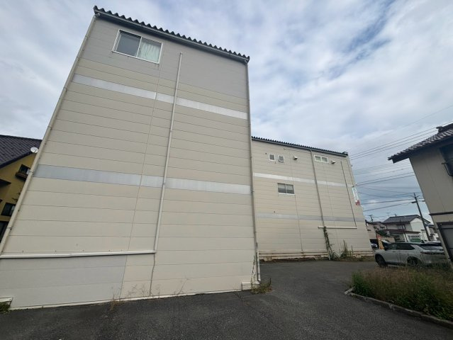 山形県鶴岡市　1棟商業ビルの外観