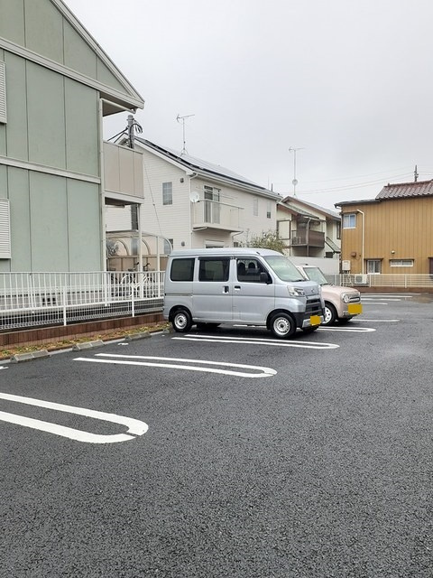 さいたま市桜区西堀４丁目のアパートの駐車場
