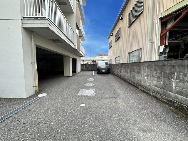 カーサ・トルナーレの駐車場