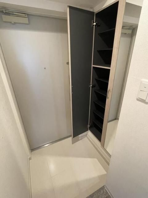レジデンス神谷Ｃの玄関