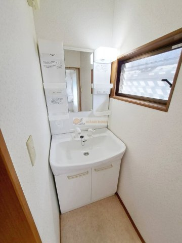 石橋貸家の洗面所