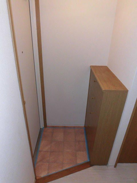 サンフラワーⅢの玄関|別部屋参考写真となります