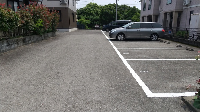 ルミエール Ⅲ棟の駐車場|駐車場
