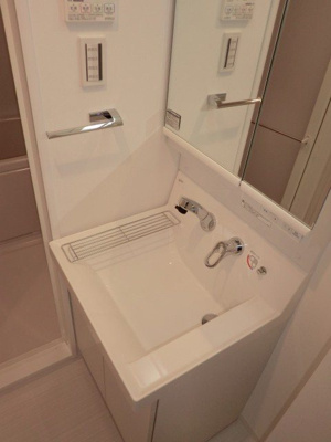 【独立洗面台】 | 新品家具付きマンション西池袋7A(KaGood東京)