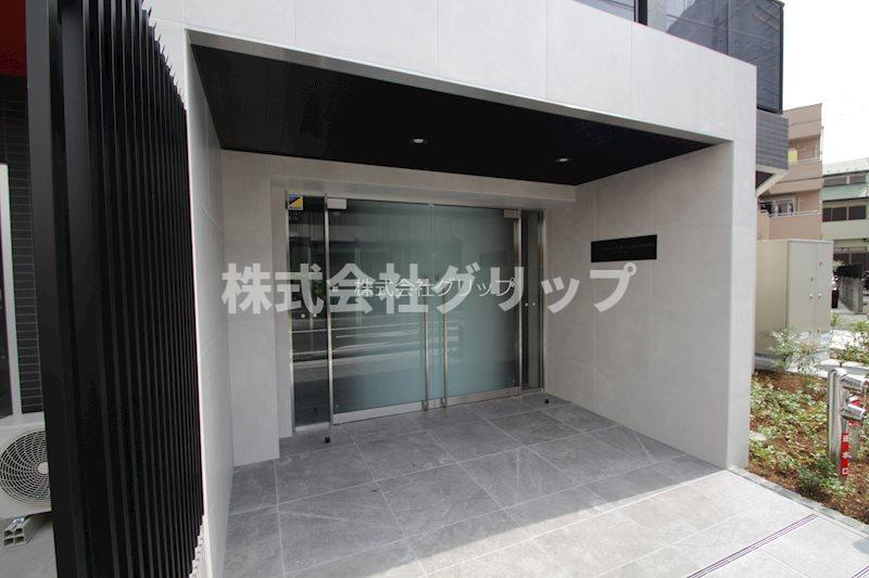 クラリッサ横浜ロッソのエントランス