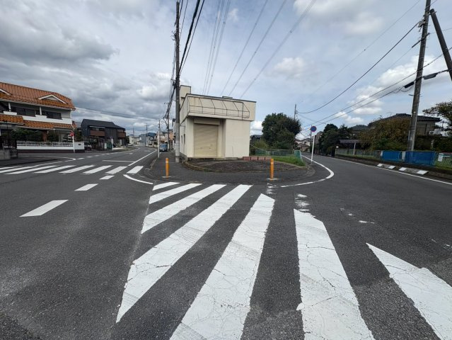 坂戸市鶴舞1丁目　建築条件なし売地　東武越生線『一本松駅』徒歩11分　【浅羽野小学区】の前面道路含む現地写真