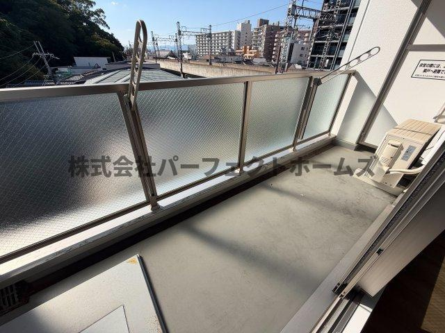 ハウスゲートビルのバルコニー|開放的で明るい空間を演出してくれるバルコニーです