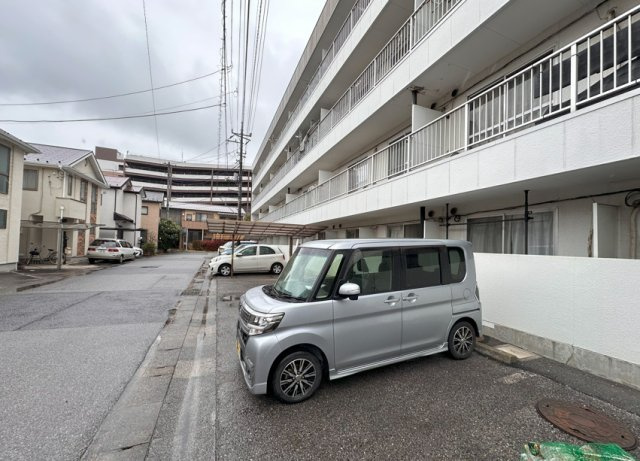 デイズ・ガーデンの駐車場