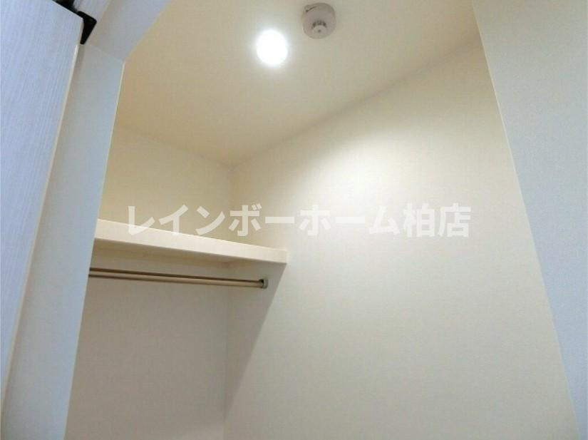 仲介手数料（賃料の1.10ヵ月）の50％OFF対象物件！の収納|ウォークインクローゼットの上部です