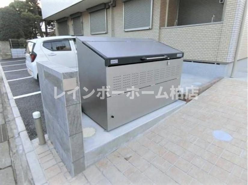 仲介手数料（賃料の1.10ヵ月）の50％OFF対象物件！のその他共用部分|敷地内ゴミ置き場です