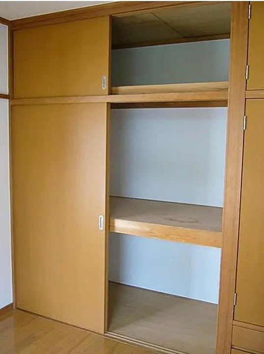 府中市片町１丁目のアパートの収納