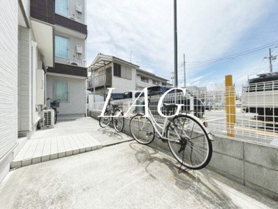 【その他共用部分】 | マーレ綾瀬 | 駐輪場です。