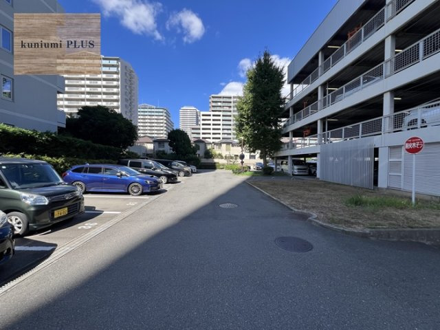 ベル・パークシティ画地ⅡG棟の駐車場