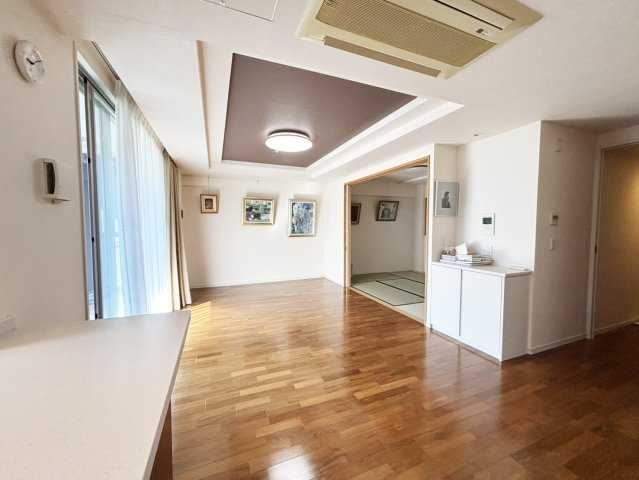 ロジュマン住吉山手の居間・リビング