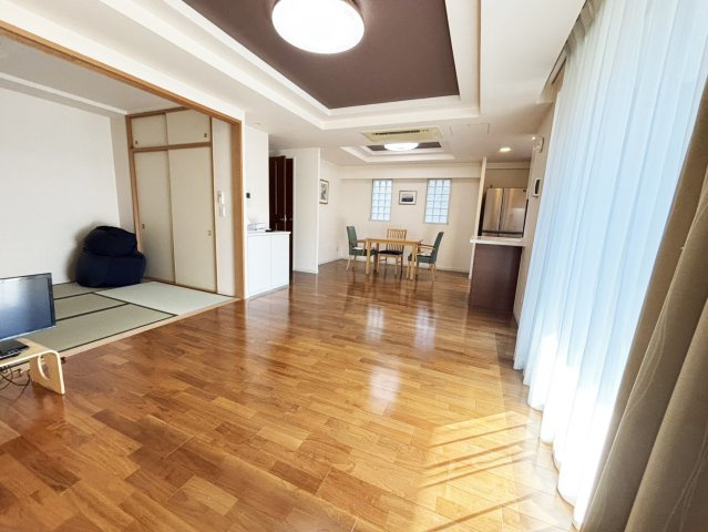 ロジュマン住吉山手の居間・リビング