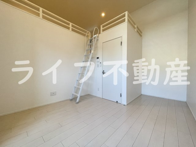 クレセントコートの居間・リビング|使いやすい居間です