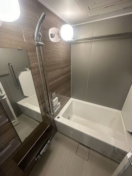 プレサンス　ロジェ　名古屋浅間町ザ・レジデンスの浴室|同マンションの別部屋内装となります