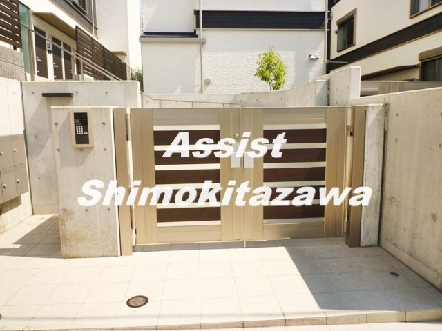 アーベインテラス下北沢Ⅱのエントランス
