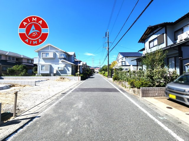 筑紫野市光が丘2丁目第2-2棟（1号棟）の前面道路含む現地写真|前面道路です。