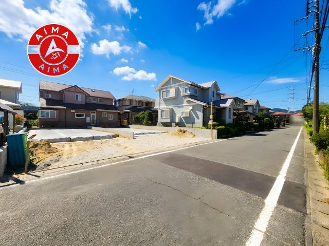 筑紫野市光が丘2丁目第2-2棟（1号棟）の前面道路含む現地写真|見学の時間などお気軽にお問い合わせ下さい。