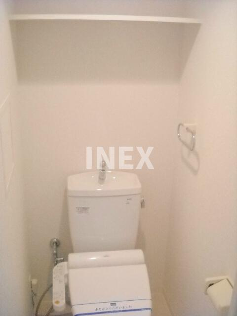 厚木市中町３丁目の賃貸マンションのトイレ