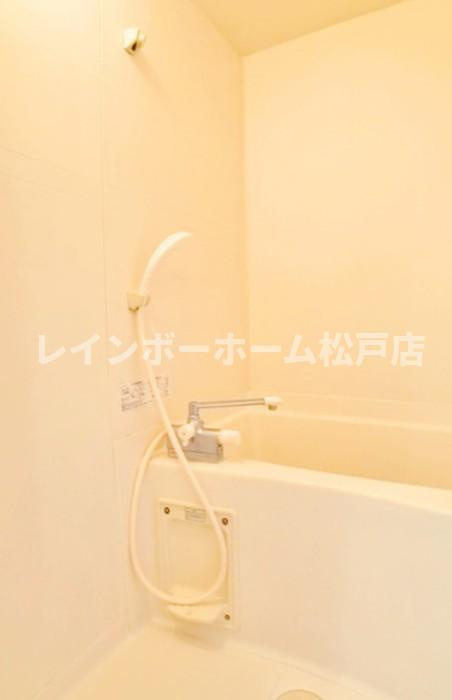 仲介手数料（賃料の1.10ヵ月）の50％OFF対象物件！の浴室