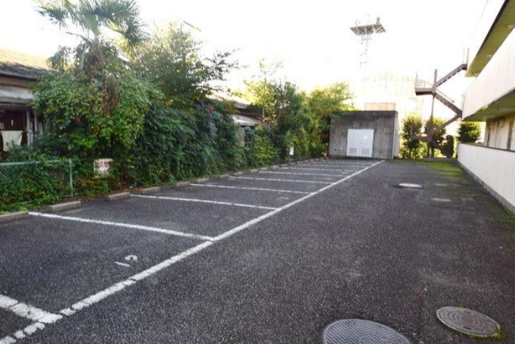 四谷マンションBの駐車場