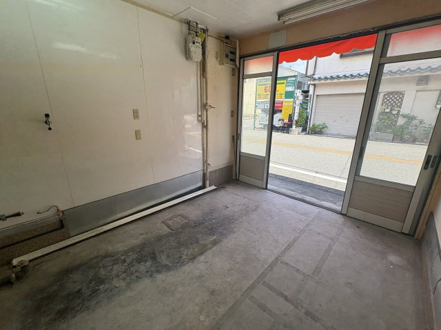舎利寺３丁目店舗付住宅