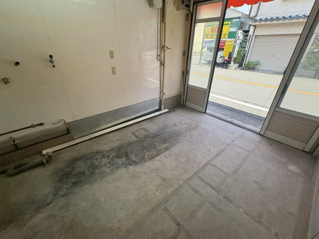 舎利寺３丁目店舗付住宅