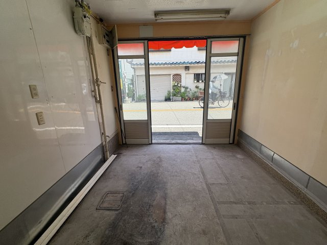 舎利寺３丁目店舗付住宅