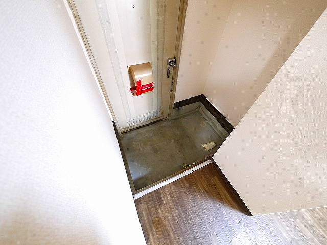 ニューハイツ東中の玄関|落ち着いた玄関です