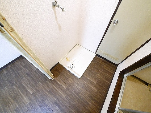 ニューハイツ東中の設備|室内洗濯機置き場です
