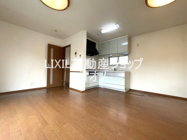 【居間・リビング】 | 加須市久下5丁目　中古戸建