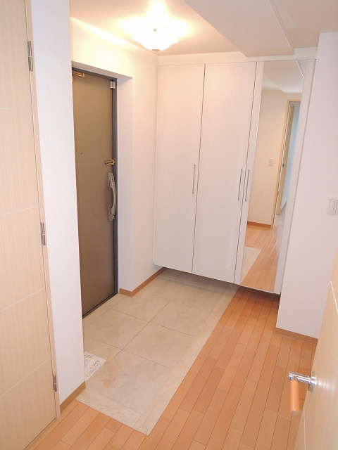エスリード西本町の玄関
