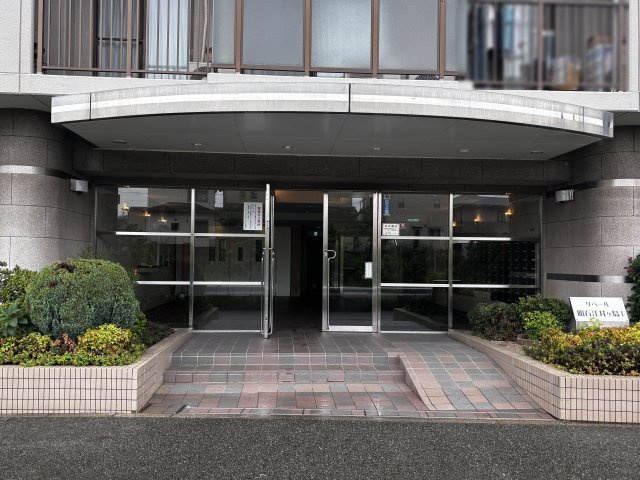 リベール明石江井ヶ島Ⅰ番館のエントランス