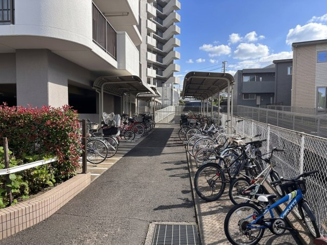 リベール明石江井ヶ島Ⅰ番館の駐輪場