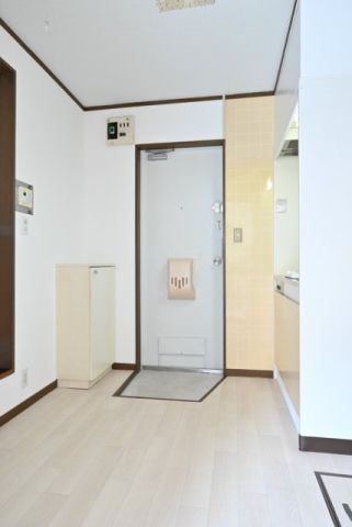 メゾン峰の玄関