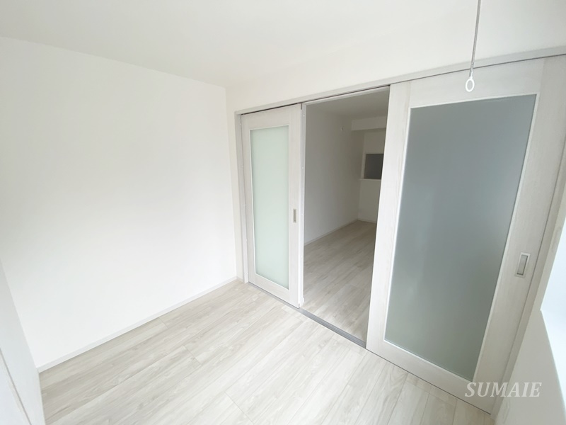 KEIAI RESIDENCE 宮原Ⅱの洋室|落ち着いた色調の洋室です☆