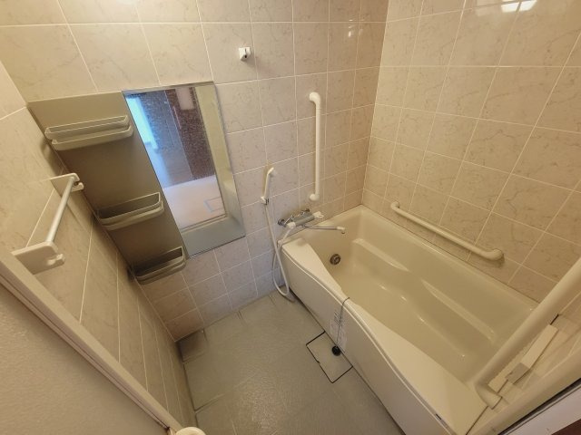 写真は同タイプ別部屋のものです。(現在修繕中)