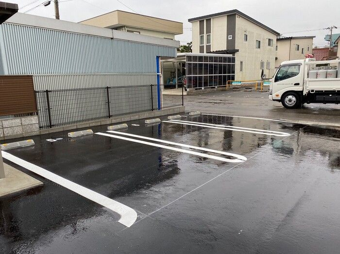 グレースフィーノ花月Ⅱの駐車場