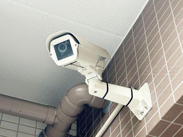 【防犯設備】 | 日神パレステージ西巣鴨 | 建物や敷地の隅々に目を光らせる防犯カメラが設置されています。現地を見学される際には、カメラの存在やその台数にも意識を払ってみてください。～即日のご見学可能～　お問合せはお気軽にどうぞ。