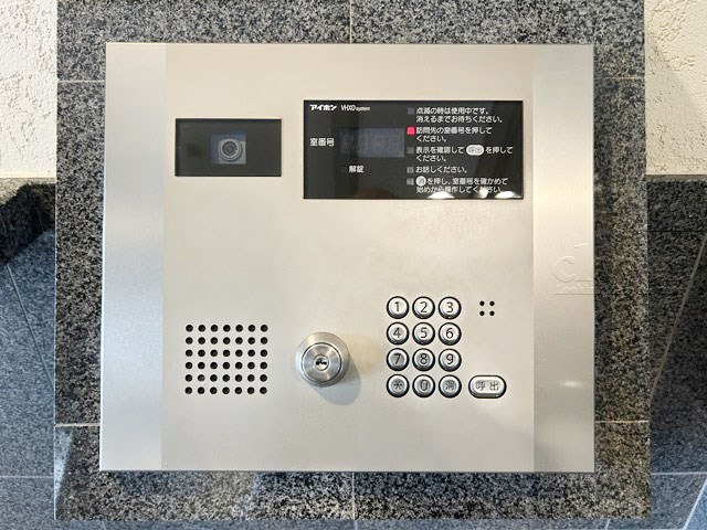 【防犯設備】 | 日神パレステージ西巣鴨 | モニター（カメラ）付きのオートロックが備えられています。建物のセキュリティ能力の高さは、欠かすことのできないチェックポイントになります。～即日のご見学可能～　お問合せはお気軽にどうぞ。