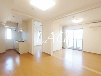【居間・リビング】 | ヴィスタアリーナ | 洋室のお部屋です。