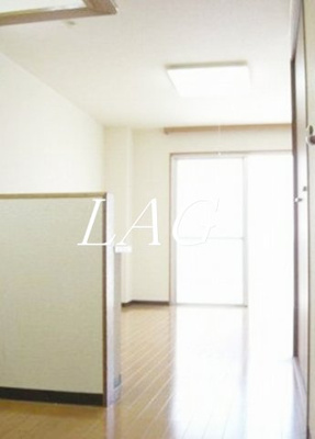 【居間・リビング】 | パインハイツ | 洋室のお部屋です。